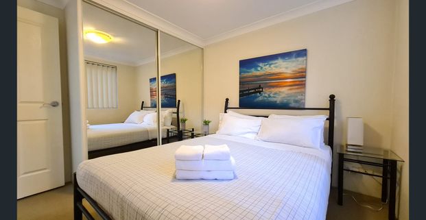 Spacious 1 Bedroom - Fully Furnished & Equipped with all appliances, crockery, cookware, utensils, linen and more! - Photo 1