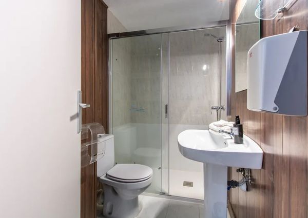 Calle del Pez Austral, Madrid, Community of Madrid 28007