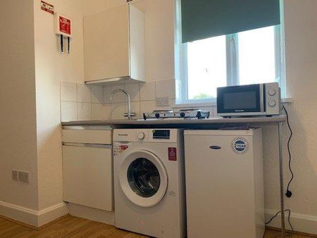 Studio to rent - Photo 5