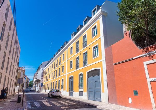 1 Bedroom Apartment with swimming pool, Janelas Verdes, Lisboa