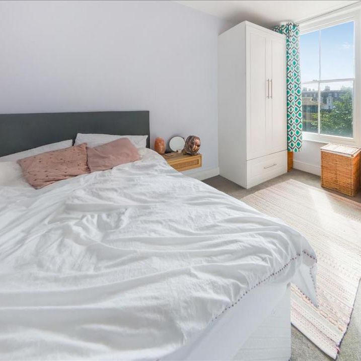 3 bedroom flat to rent - Photo 1