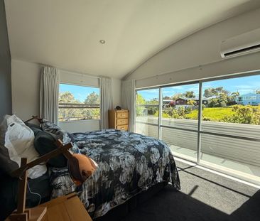 Coastal Beach Haven - Photo 5