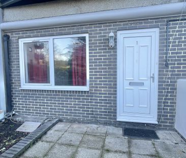 Price £1,650 pcm - Available Now - Unfurnished - Photo 5