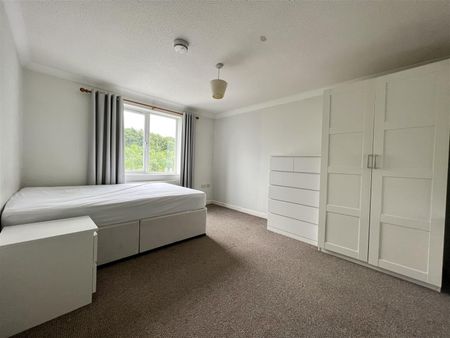 Hartford Court, Newcastle Upon Tyne - Photo 4