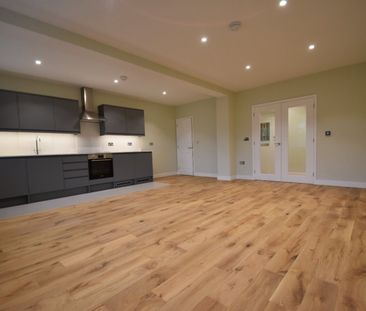 Bulstrode Court, Gerrards Cross,SL9 - Photo 5