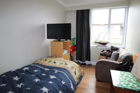 Charming Villa - Photo 5