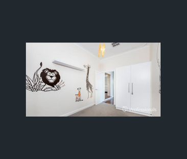 Stunning Fully Renovated Home in Prime Location - Photo 5