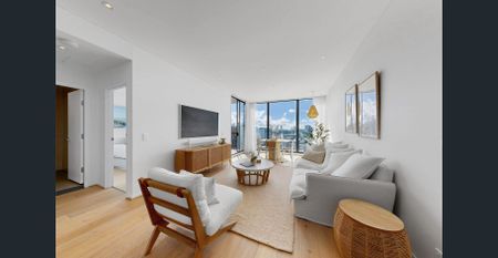 Elevated living in Waterloo three-bedroom apartment with resort-style facilities and parking - $2,000/week fully furnished inc bills - Photo 5