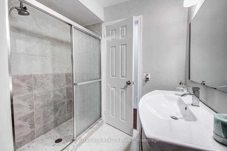 For Lease - 169 Edmonton Drive Unit# Main, Toronto, Ontario - Photo 2