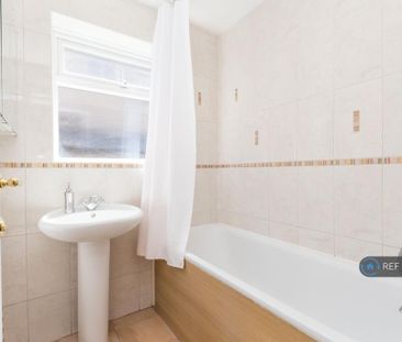 2 bedroom maisonette to rent - Photo 5