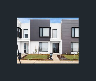 Four Bedroom Townhouse - Photo 5