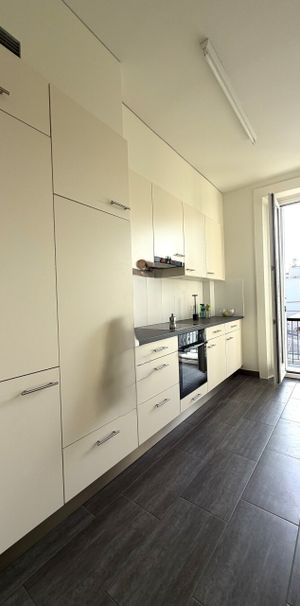 Large studio in Lausanne – Ideal location and quiet environment - Photo 1