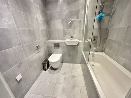 Dover Court, Greater London, UB2 - Photo 5