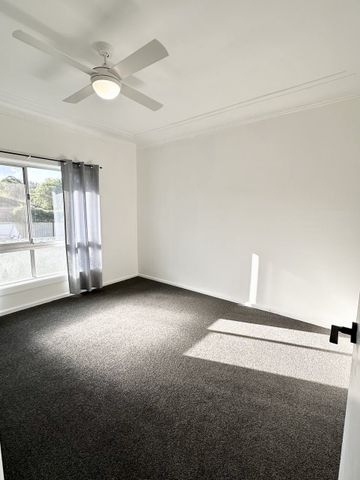 Creekfront, Single Level Family Home!! - Photo 3