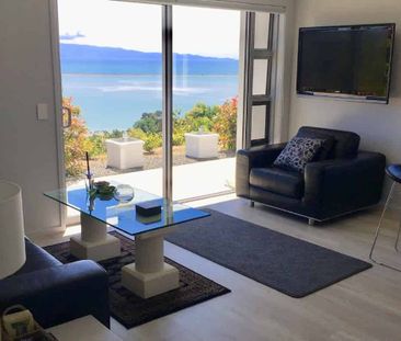 Calling on professional couple - Photo 5