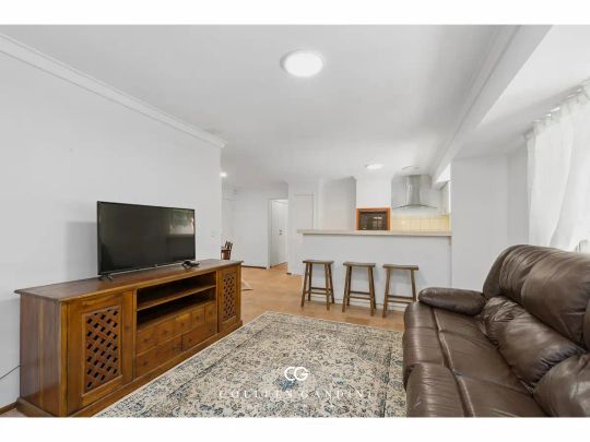 “FULLY FURNISHED AND CONVENIENTLY LOCATED COMMERCIAL / RESIDENTIAL PROPERTY” - Photo 1