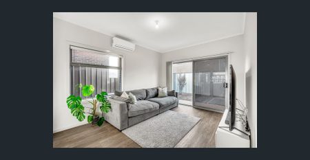 Spacious, Semi furnished 2 Bedroom Home! - Photo 2