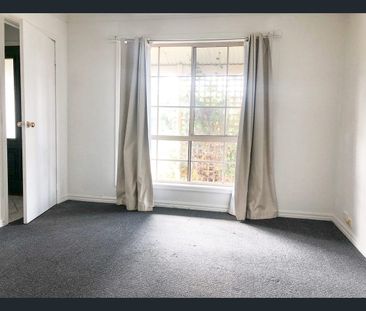 Family Home in Convenient Delacombe Location - Photo 6