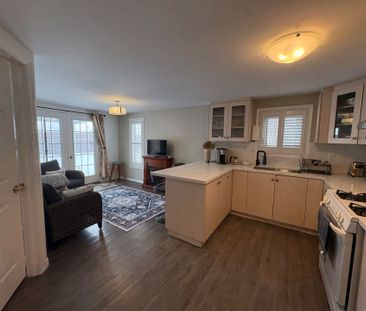 For Lease - 22 Grant Court Unit# #B, East Gwillimbury, Ontario - Photo 1