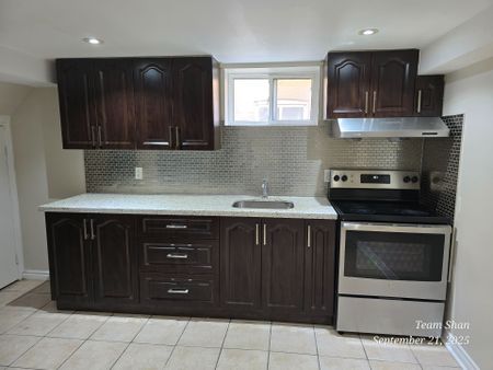 For Lease - 122 Kitchener Road, Toronto, Ontario - Photo 5