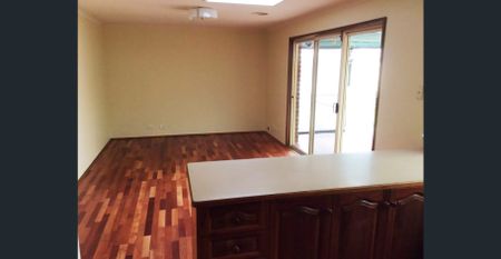 STUNNING FAMILY HOME IN PERFECT LOCATION - Photo 3