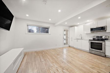 8235A Rue Dora - Photo 2