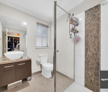 Stunning Family Home in Tarneit VIC! - Photo 5