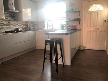 3 Bed Terraced House, Georgetown Close, SE19 - Photo 3