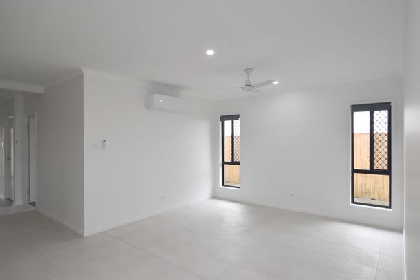 MODERN HOME IN FAMILY ESTATE! - Photo 1