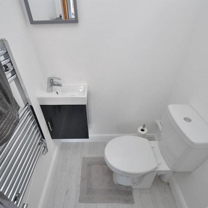 3 bedroom semi-detached house to rent - Photo 1