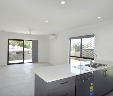 :: NEW FAMILY HOME IN POPULAR OASIS ESTATE - Photo 5