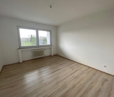 Mit Balkon und modernem Badezimmer inkl. Wanne - Photo 1