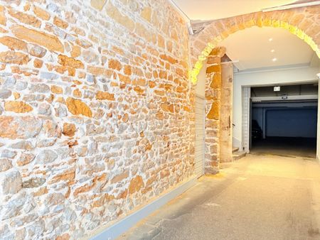 Location Appartement 4 pièces 134m² LYON 2ème - Photo 4