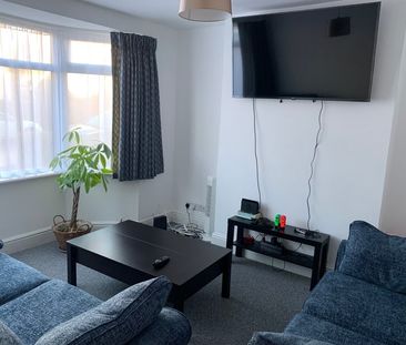 Room in a Shared House, Stoney Road, CV1 - Photo 1