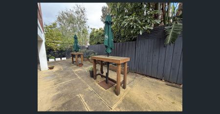 FRESHLY PAINTED AND PERFECTLY POSITIONED! - Photo 3