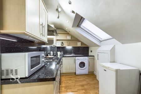 2 bedroom flat to rent - Photo 2