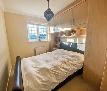4 bedroom detached house to rent - Photo 3