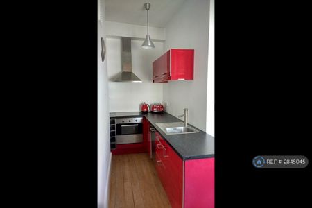 1 bedroom flat to rent - Photo 5