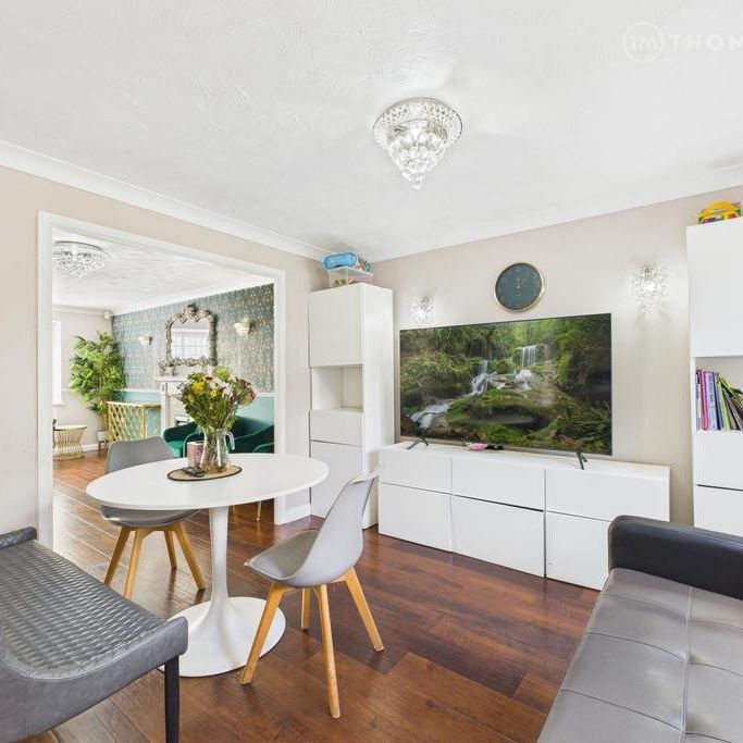 4 bedroom detached house to rent - Photo 1