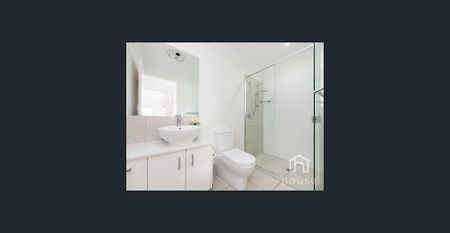 MODERN THREE BEDROOM DUPLEX - Photo 2