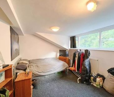 6 Bed Semi-Detached House, Springvale Road, S6 - Photo 3