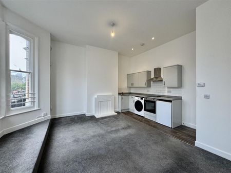 Devonshire Road, Bexhill-On-Sea, TN40 1AS - Photo 3