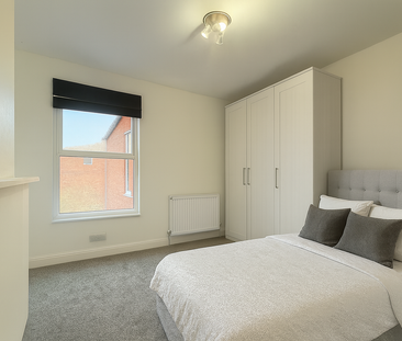 4 bedroom terraced house to rent - Photo 3