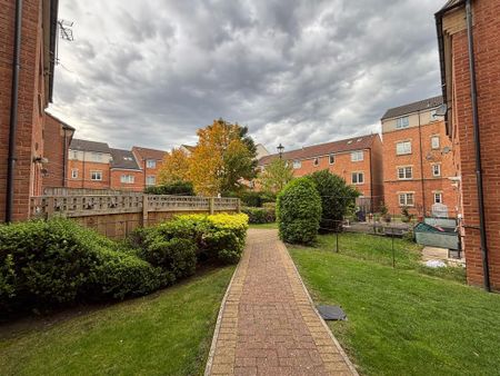 2 bedroom flat to rent - Photo 5