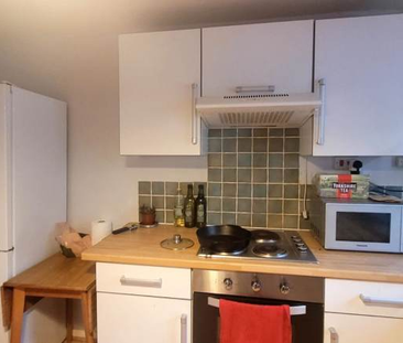 1 bedroom in a house share to rent - Photo 5