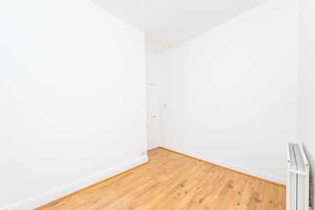 EAST PARK STREET MORLEY LEEDS - Photo 2