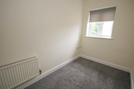 3 bedroom semi-detached house to rent - Photo 4