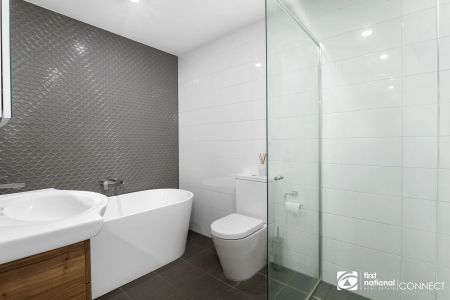 Private Ground-Floor Apartment with Courtyard & Resort-Style Amenities - Photo 5