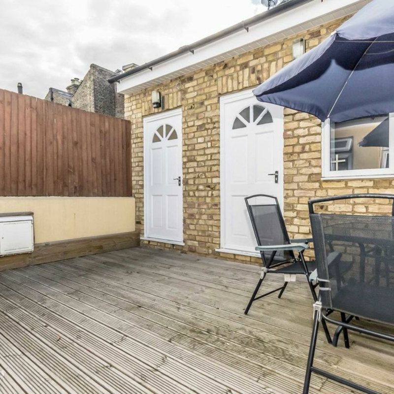 Chiswick High Road - Photo 1