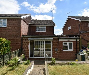 3 bedroom semi-detached house to rent - Photo 2